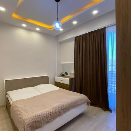 Apartment In The Center Tbilisi ภายนอก รูปภาพ