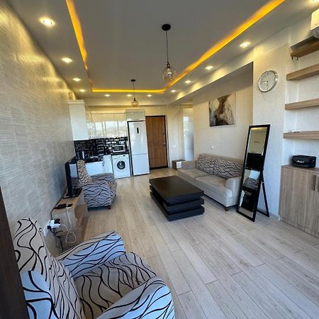 Apartment In The Center Tbilisi ภายนอก รูปภาพ